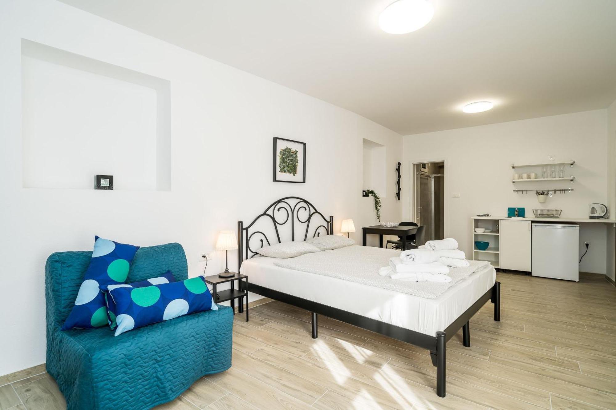 Residence & Pool Villa Schwarz Suites 察夫塔特 外观 照片